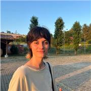 Hola! Soy madrelingua italiana, estudiante de historia del arte y doy clases de italiano segùn la exjigencia de cadauno/a